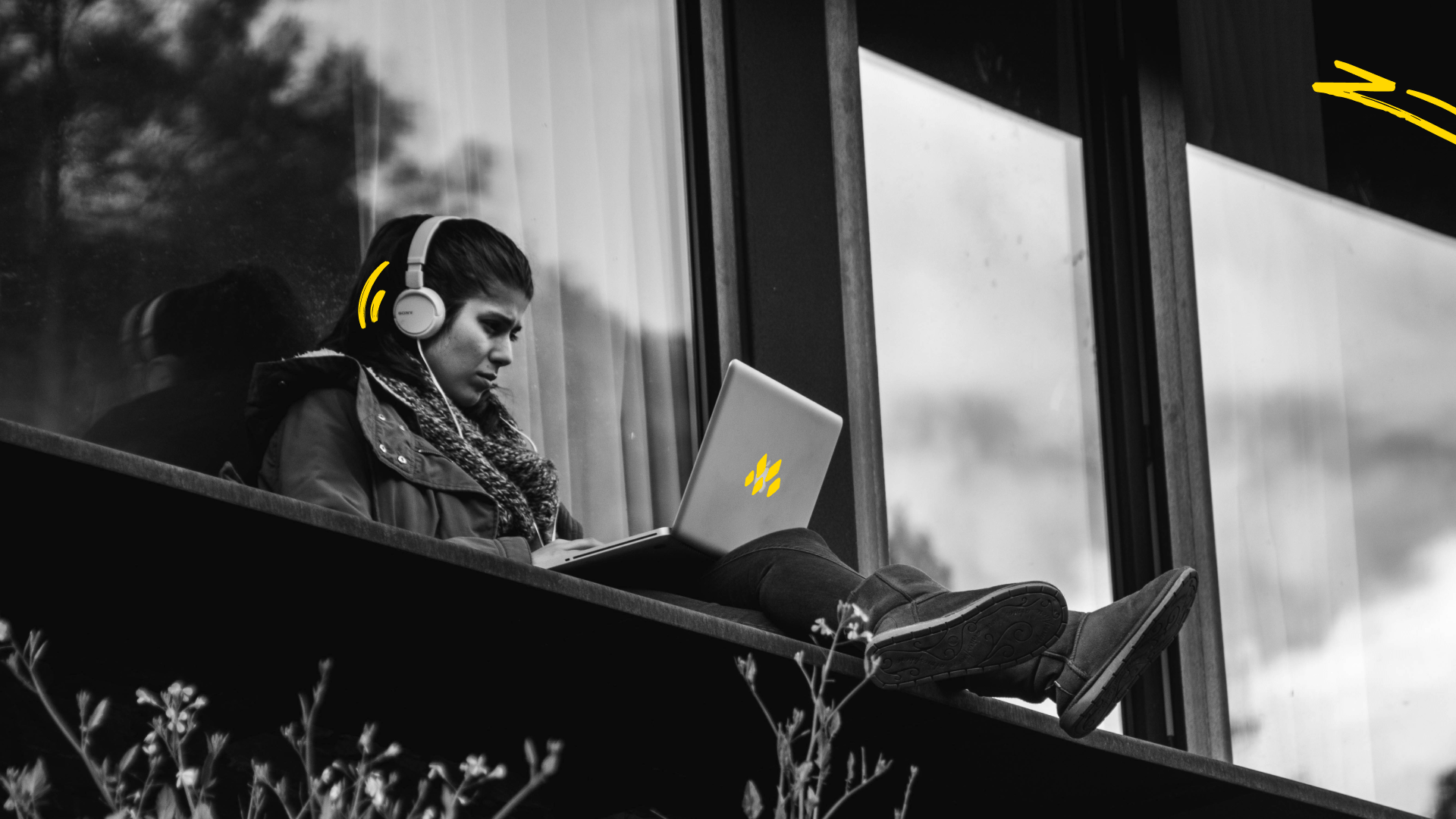 Accelerating Your Success: When Does Outsourcing Beat In-house Hiring?